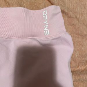 DFYNE Dynamic Shorts 4.5” Pink Medium